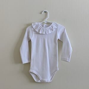 NWT Calamaro Baby White Ruffle Neck Bodysuit Sz 24 Months Spanish Clothing Brand
